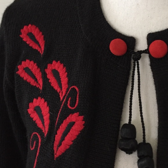 NWOT, ALPACA sweater by Artesanias Sz S ADORABLE ! - Picture 3 of 8